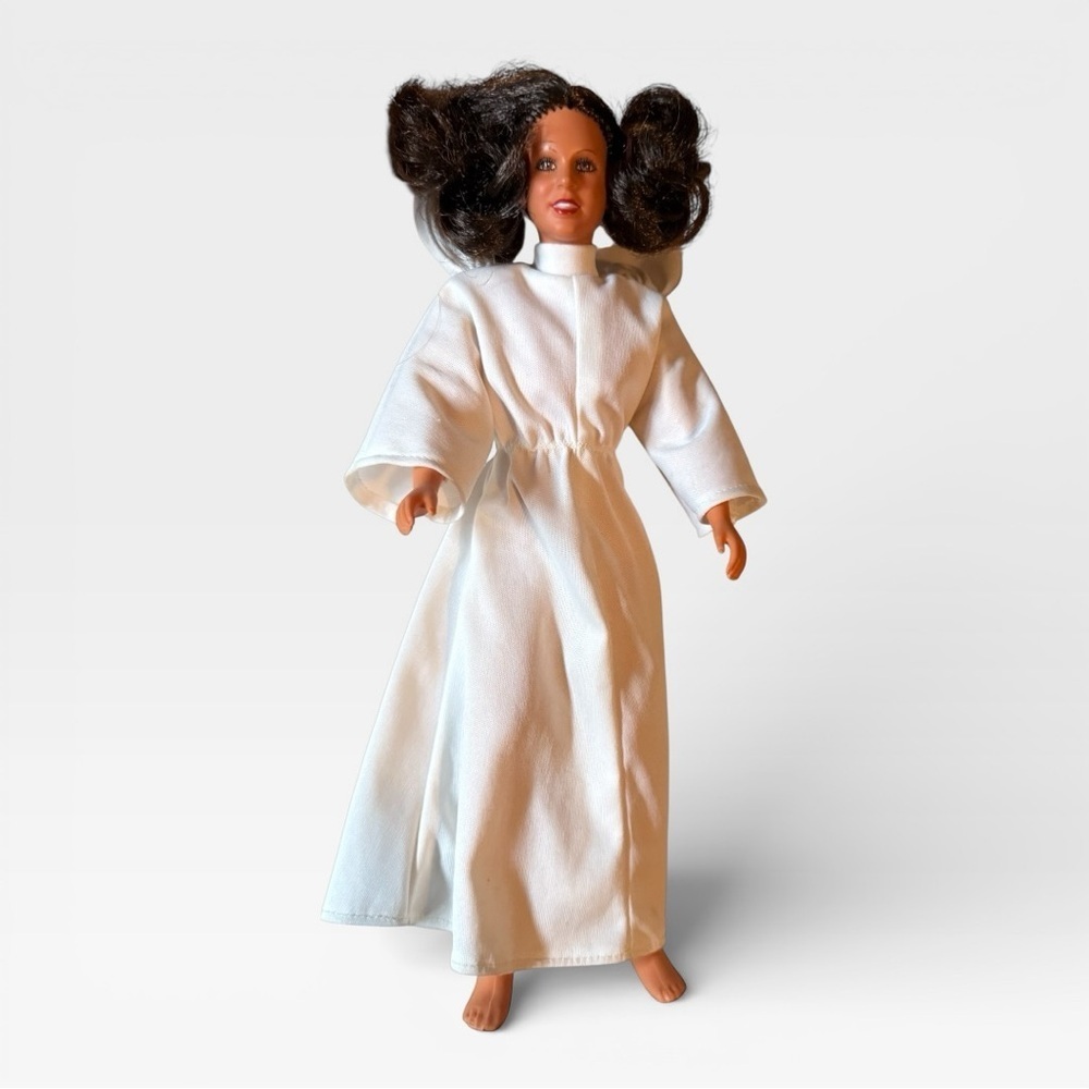 Vintage 1978 Kenner Star Wars Princess Leia Organa 12-inch action figure doll